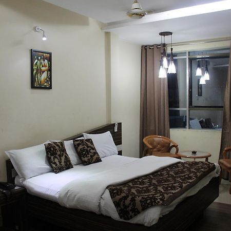 Hotel Swayam Jabalpur Extérieur photo