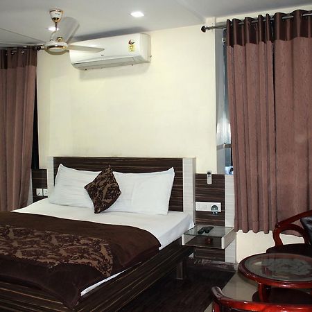Hotel Swayam Jabalpur Extérieur photo