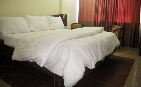 Hotel Swayam Jabalpur Extérieur photo